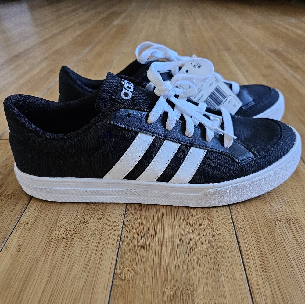 Adidas VS Set Black Skateboard Size 9.5 NEW